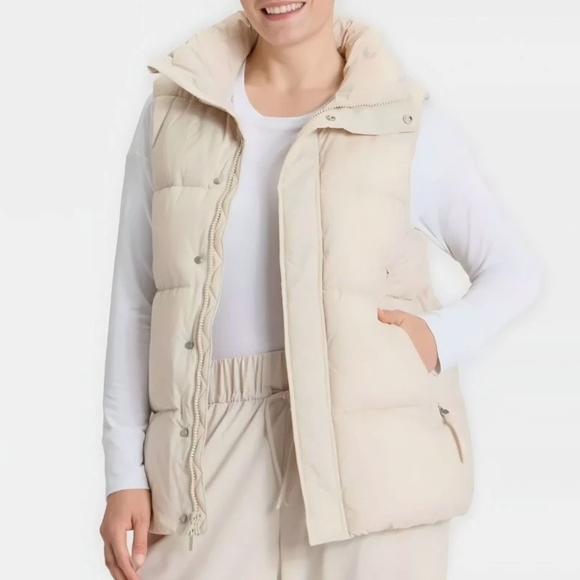 All in Motion Women’s Long Puffer Vest • Off White - Picture 6 of 6